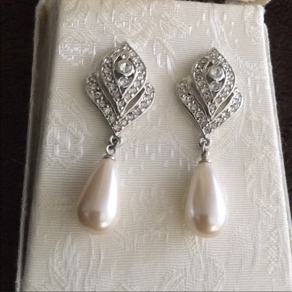 Pearl and Crystal Earrings - Picture 1 of 3